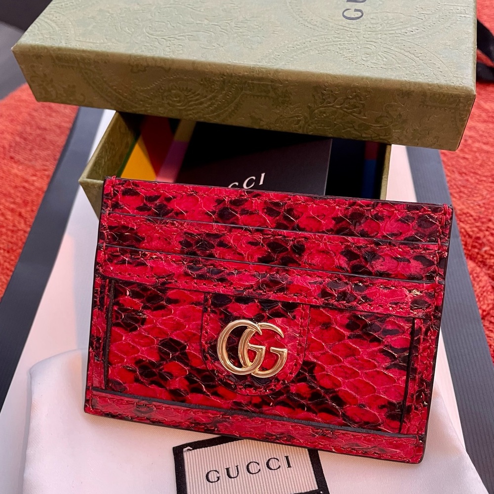 NWT Limited edition, exclusive Gucci GG red python leather card holder. Ophidia